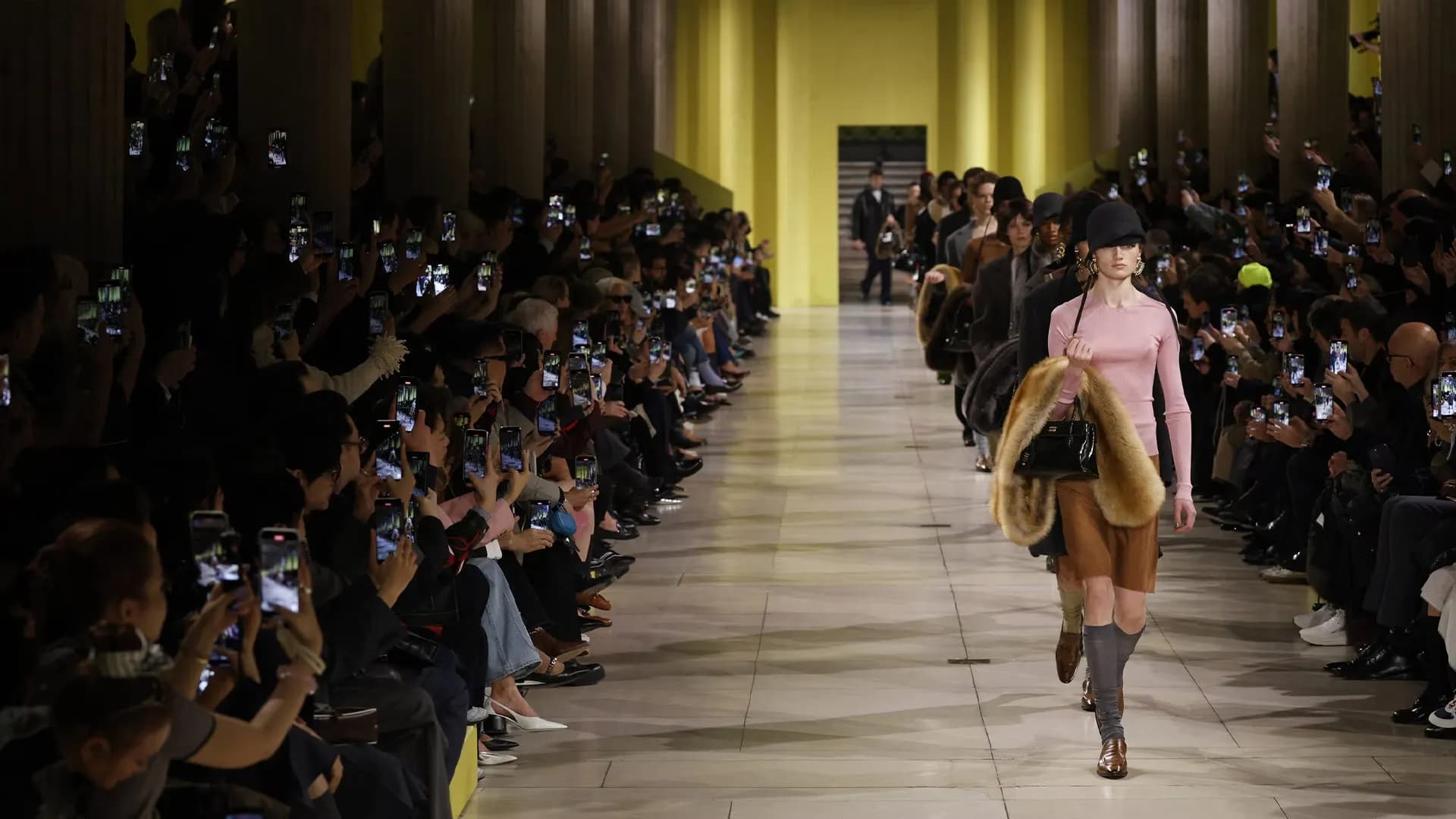 クラシックへ回帰したMiu Miu
