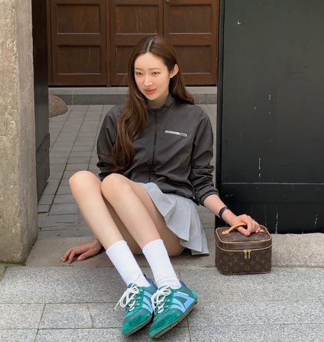 Louis Vuitton ルイ・ヴィトン LV スニーカー 1AHNC6